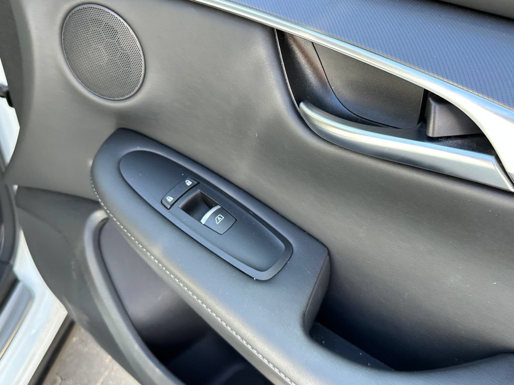 Used 2025 INFINITI QX50 Luxe AWD/4WD image 18