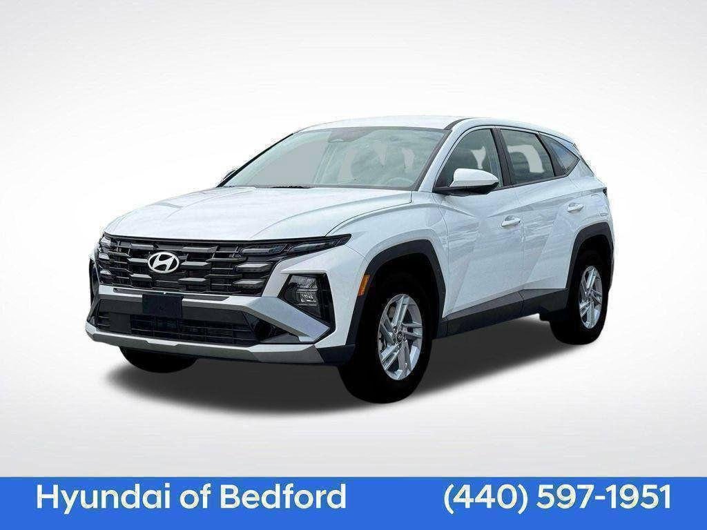New 2025 Hyundai Tucson SE AWD/4WD image 1
