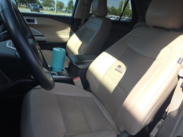 Used 2023 Ford Explorer Limited w/ Limited Technology Package RWD image 6