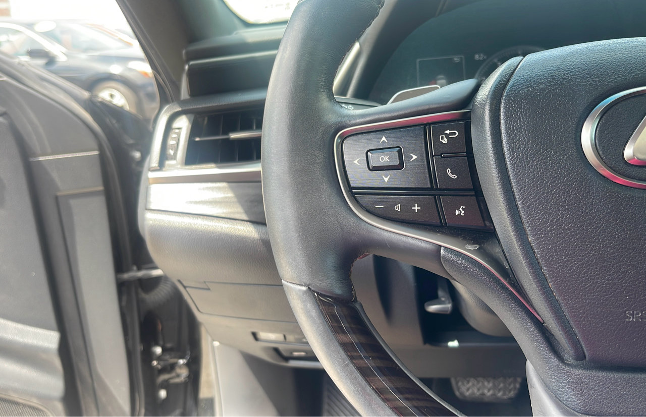 Used 2019 Lexus ES 350 Luxury w/ Accessory Package 2 image 16