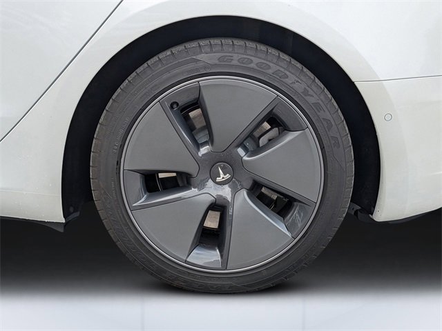 Used 2021 Tesla Model 3 Standard Range Plus image 11