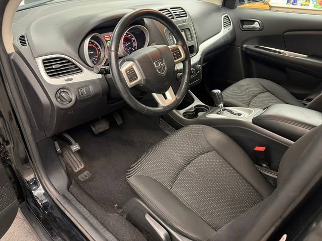 Used 2017 Dodge Journey SE w/ Flexible Seating Group image 13