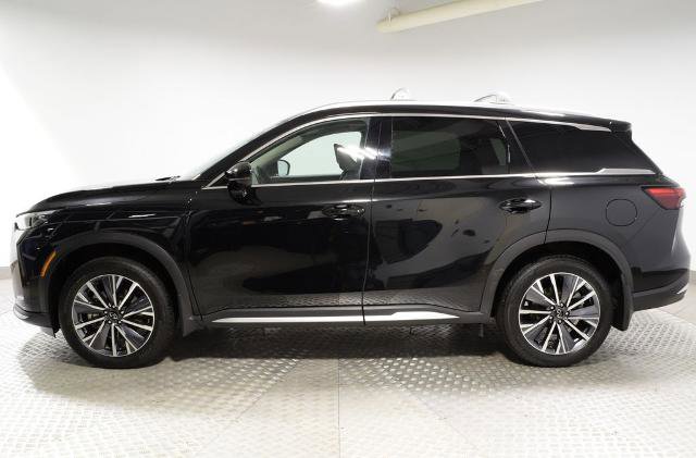 Certified 2026 INFINITI QX60 Luxe w/ Family Package AWD/4WD image 3