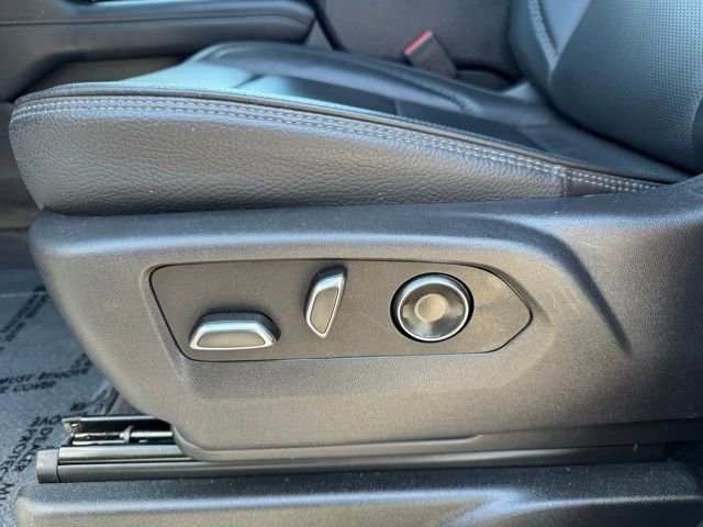 Used 2025 GMC Yukon Denali AWD/4WD image 25