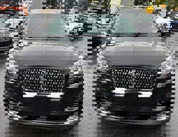 Used 2020 Lincoln Aviator Reserve w/ Equipment Group 201A image 4