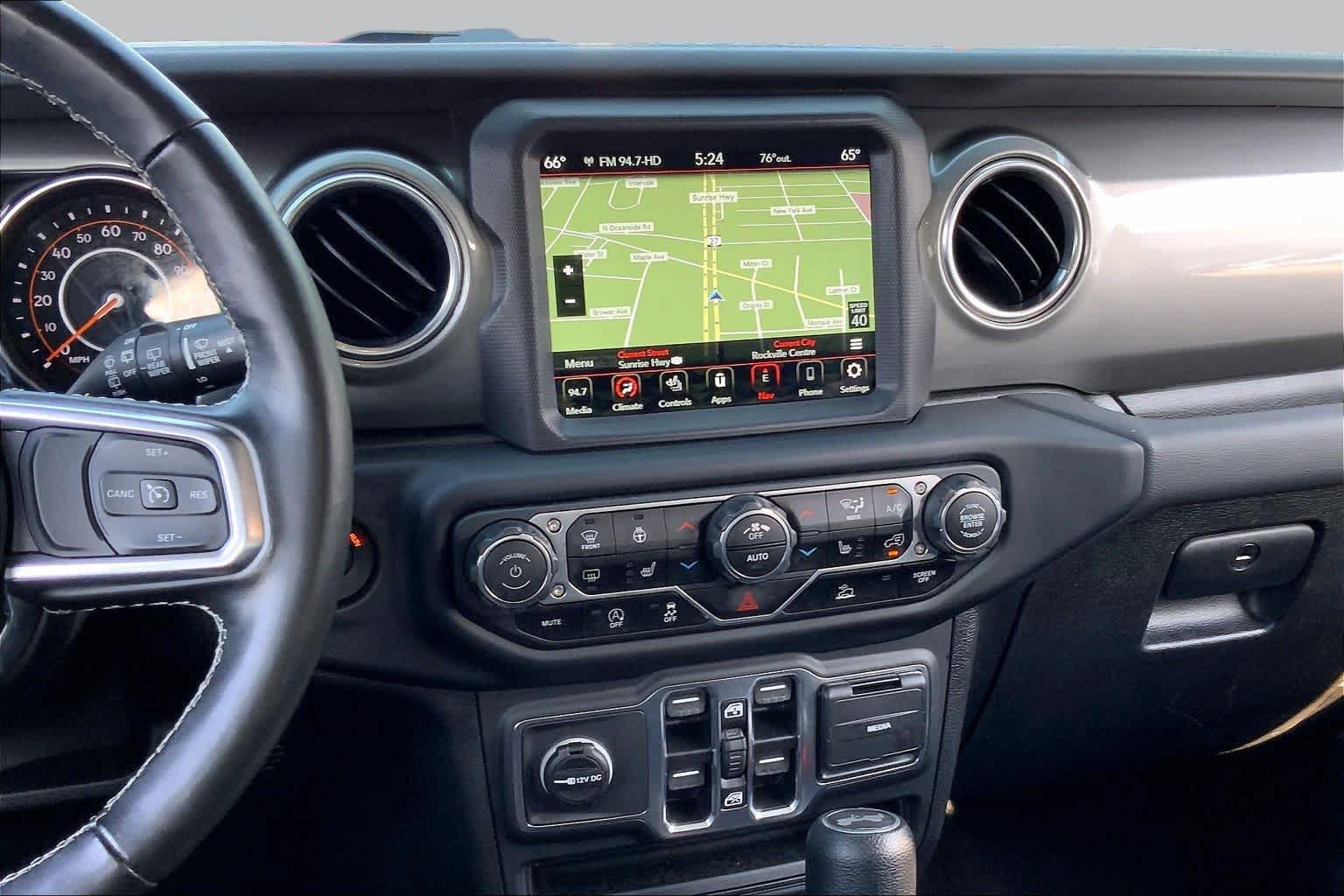 Used 2021 Jeep Wrangler Unlimited Sahara AWD/4WD image 7