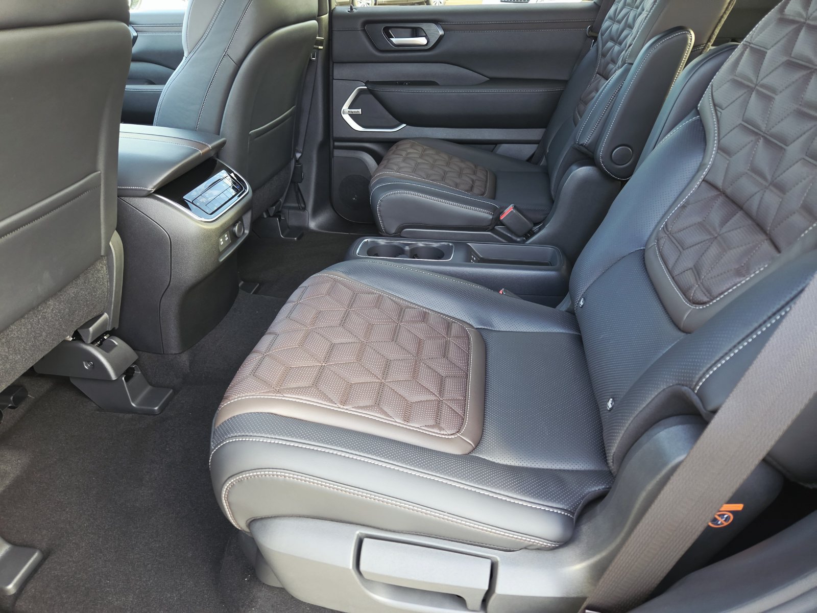 New 2027 Nissan Armada Platinum AWD/4WD image 11