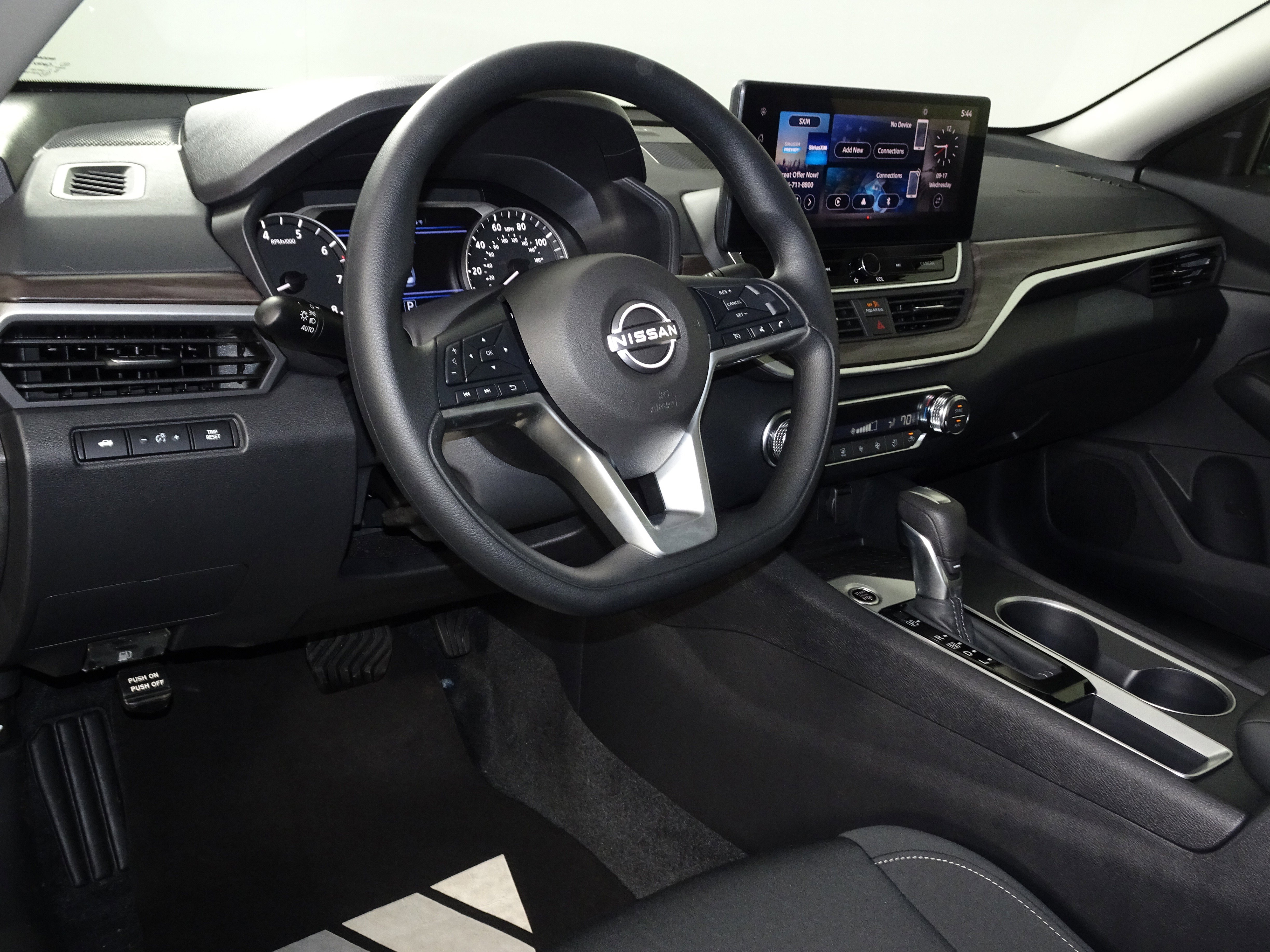 New 2025 Nissan Altima 2.5 SV w/ SV Special Edition Package image 19