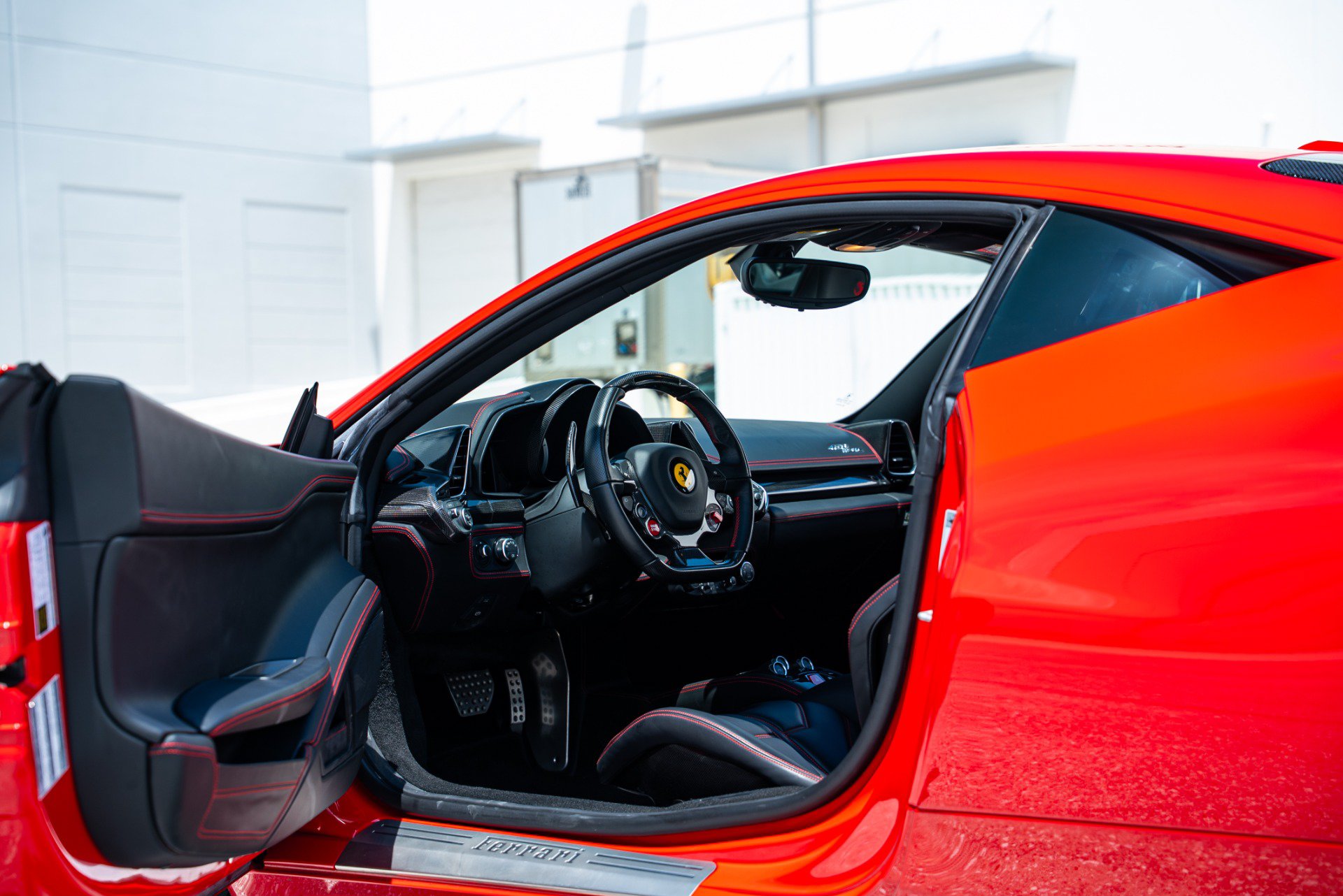Used 2014 Ferrari 458 Italia Coupe RWD image 40