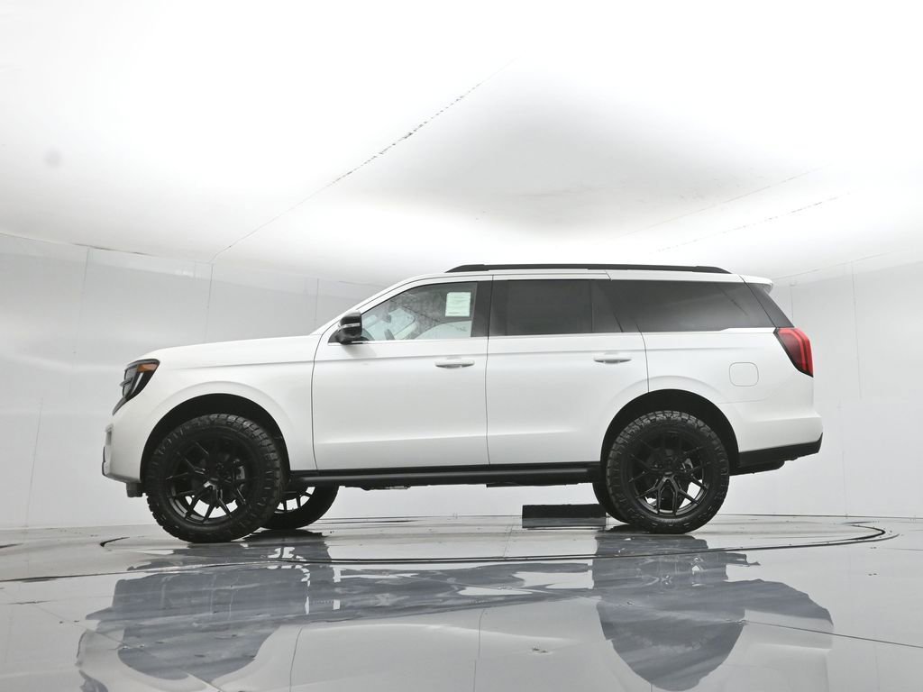 New 2026 Ford Expedition Active image 7