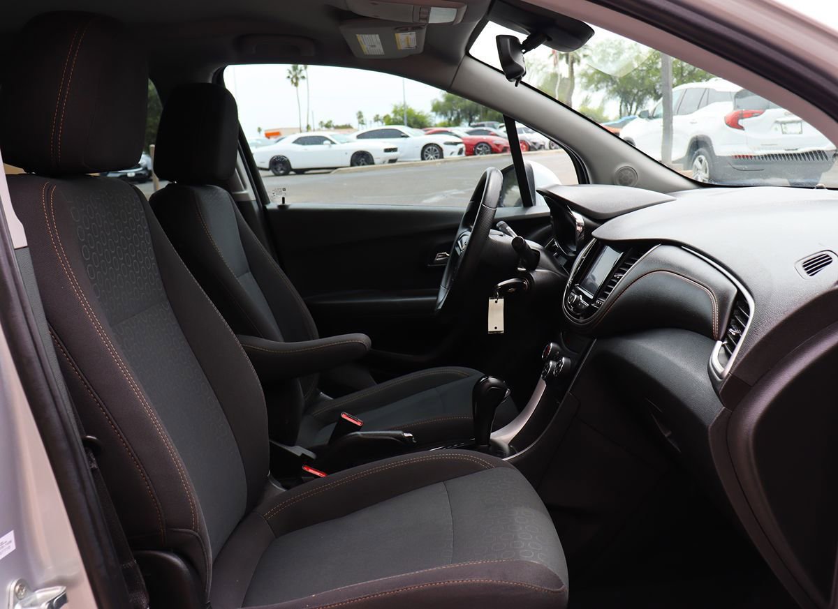 Used 2020 Chevrolet Trax LS FWD image 34