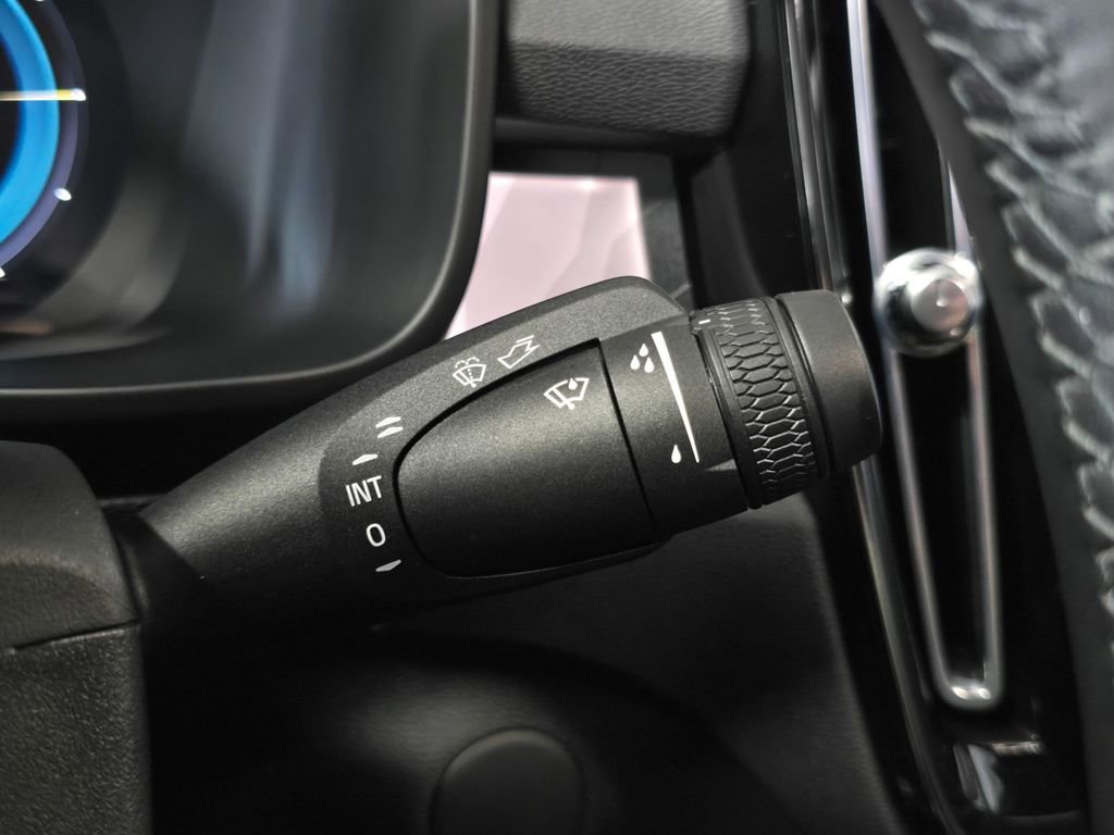 Certified 2023 Volvo C40 P8 Recharge Ultimate w/ Protection Package Premier AWD/4WD image 36