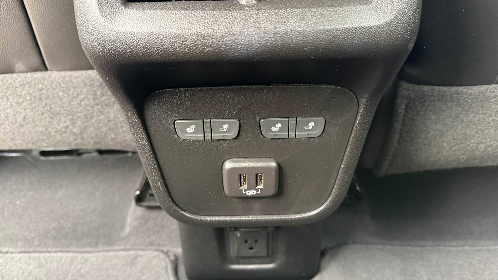 Used 2021 Chevrolet Equinox Premier AWD/4WD image 9