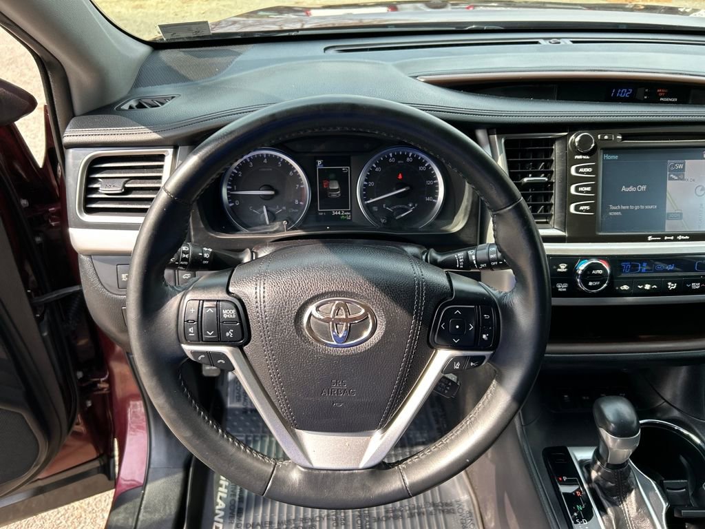 Used 2019 Toyota Highlander XLE image 20