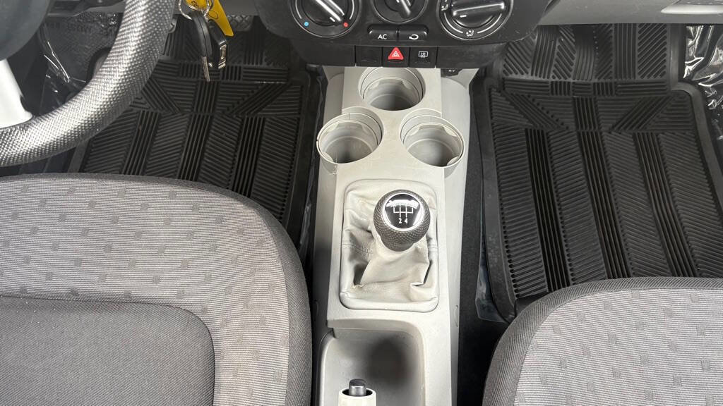 Used 2001 Volkswagen Beetle GLS image 14