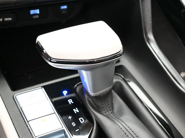 Used 2024 Hyundai Elantra Limited image 21