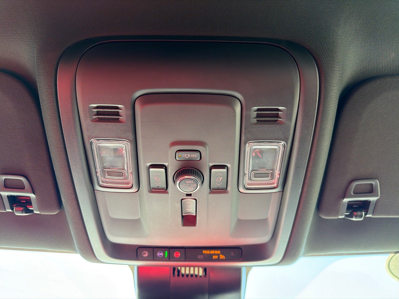 Used 2025 GMC Yukon XL Denali AWD/4WD image 19