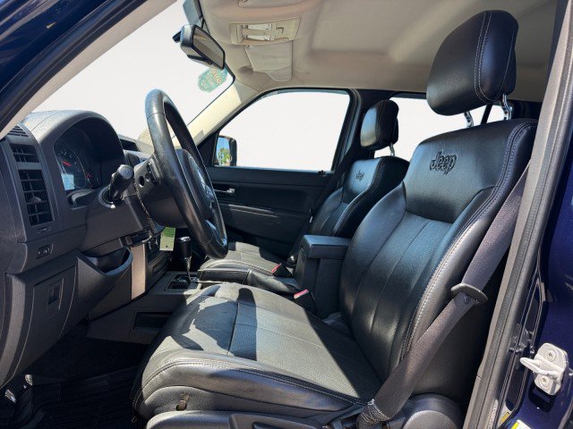 Used 2012 Jeep Liberty Sport AWD/4WD image 2