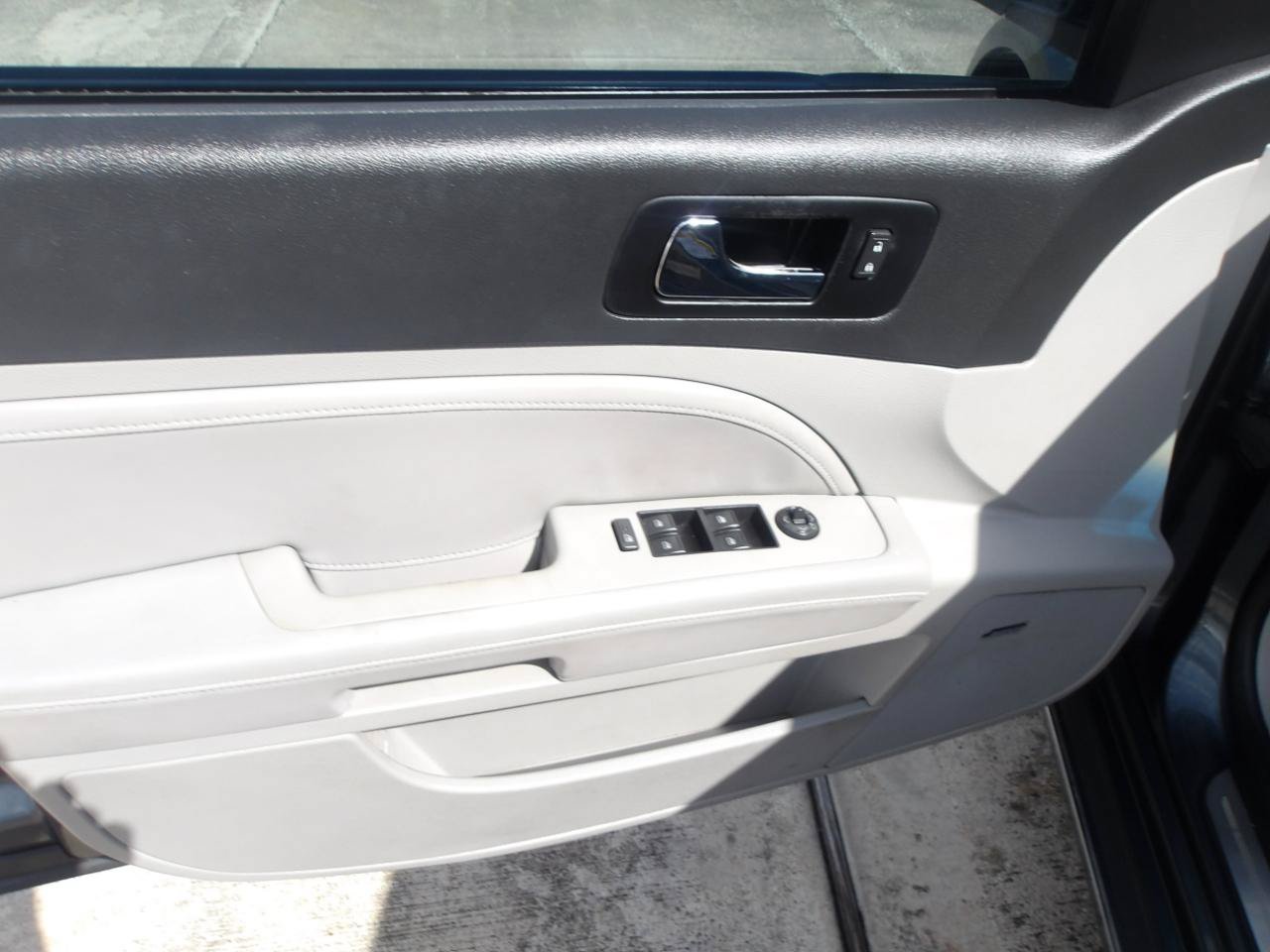 Used 2009 Cadillac STS w/ Wood Trim Package RWD image 17
