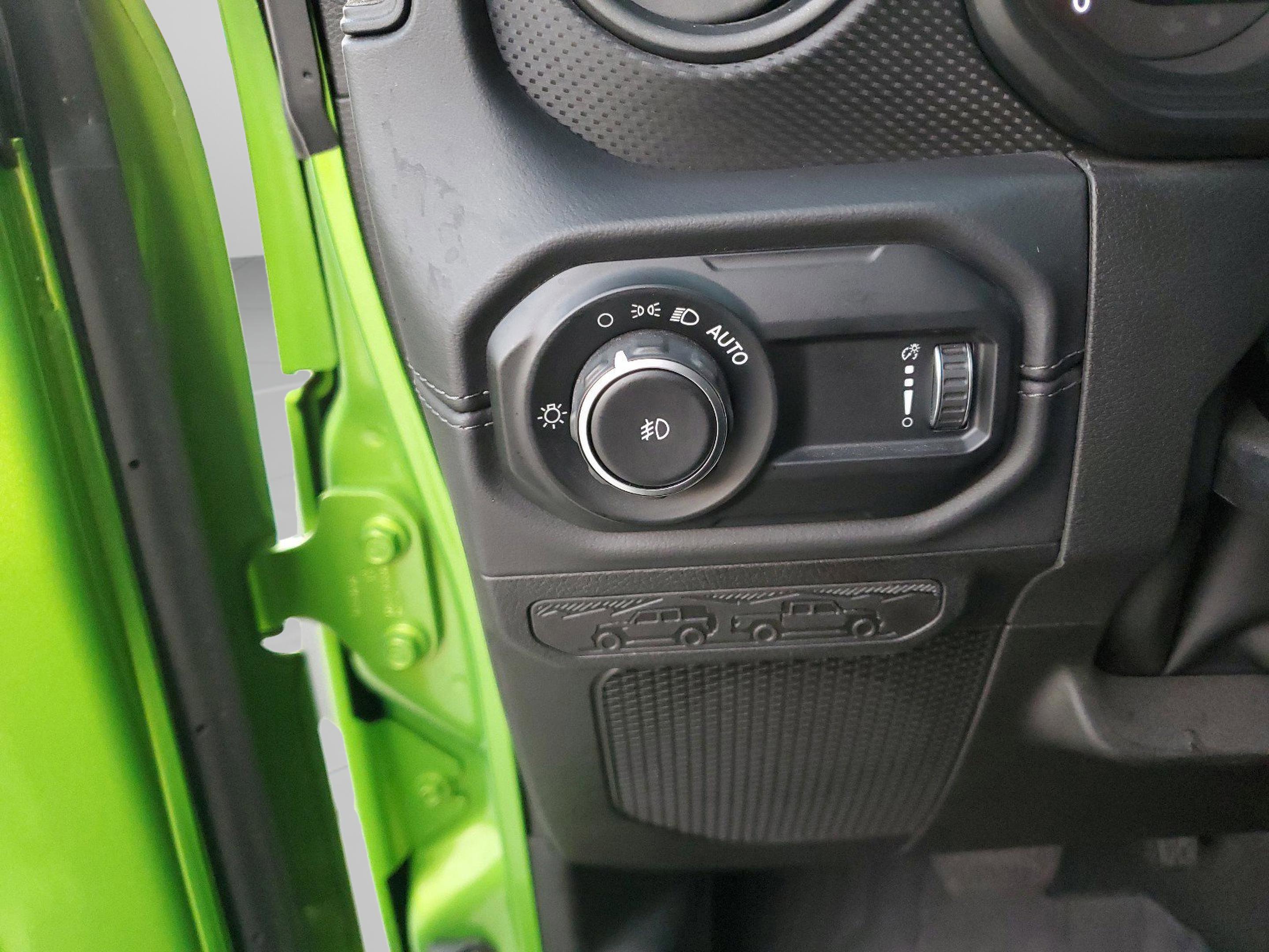 Certified 2025 Jeep Wrangler Unlimited Rubicon image 31