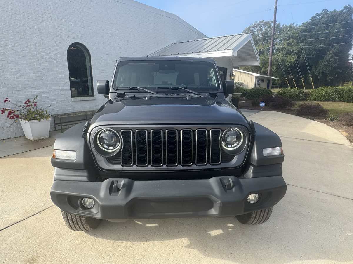 Used 2024 Jeep Wrangler Sport S AWD/4WD image 3