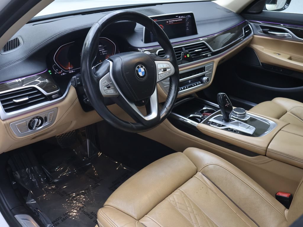 Used 2022 BMW 740i xDrive w/ Premium Package AWD/4WD image 17