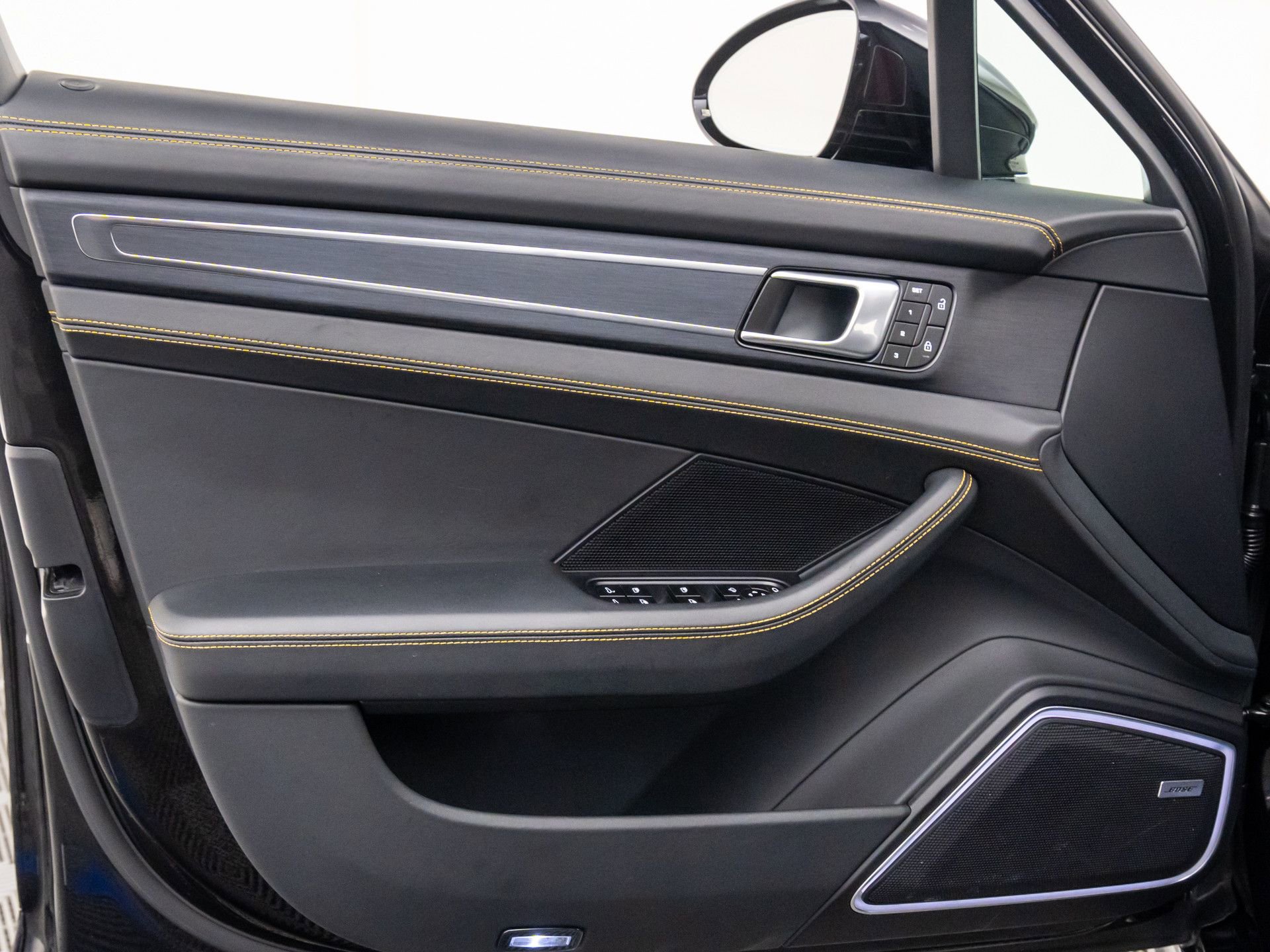 Used 2022 Porsche Panamera Turbo S image 14