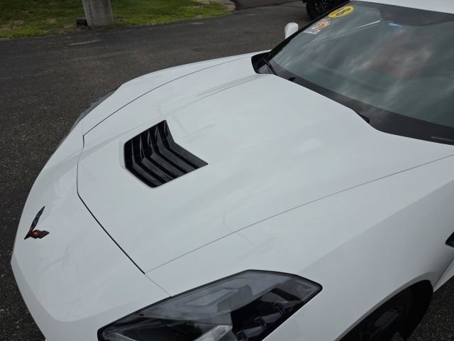 Used 2018 Chevrolet Corvette Stingray Coupe w/ 1LT RWD image 32