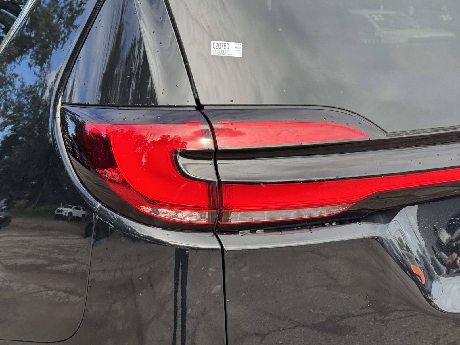 Used 2027 Chrysler Pacifica Select w/ Family Tech Group FWD image 9