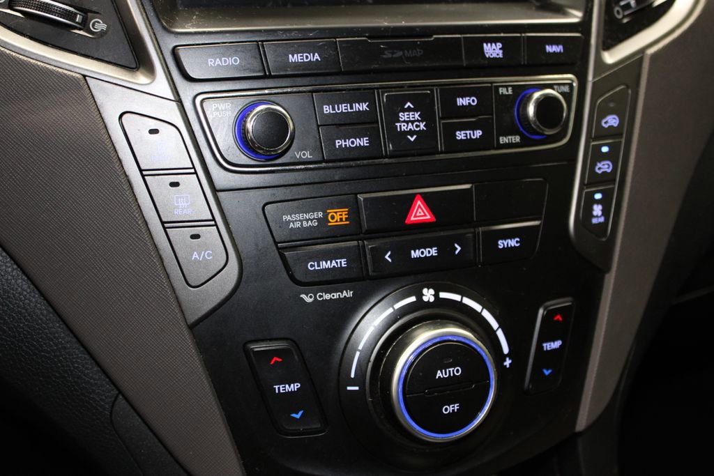 Used 2017 Hyundai Santa Fe Limited image 24