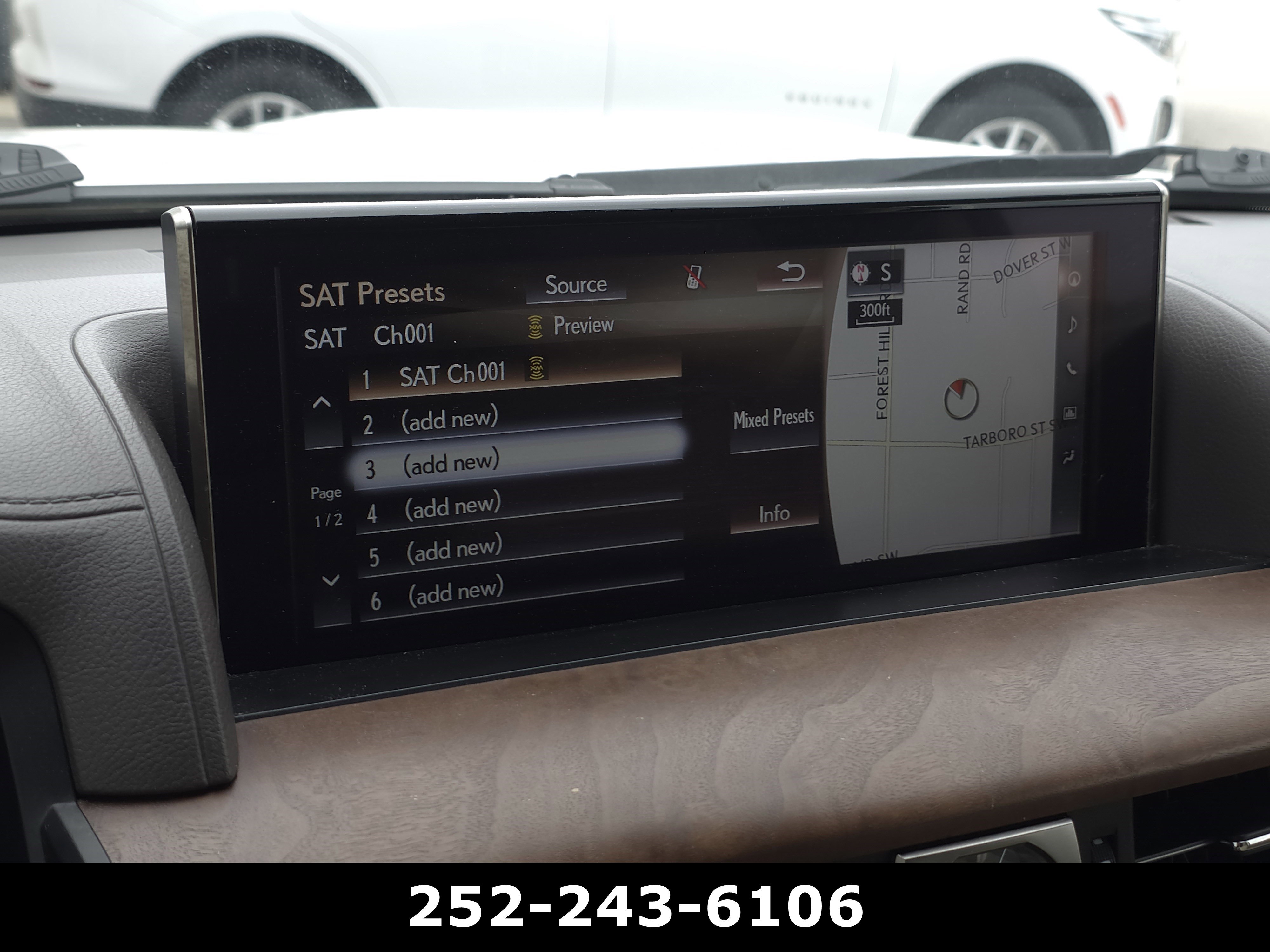 Used 2016 Lexus LX 570 4WD w/ Luxury Package image 21