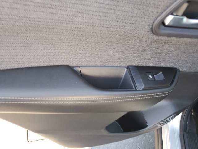 Used 2022 Nissan Rogue SV FWD image 15