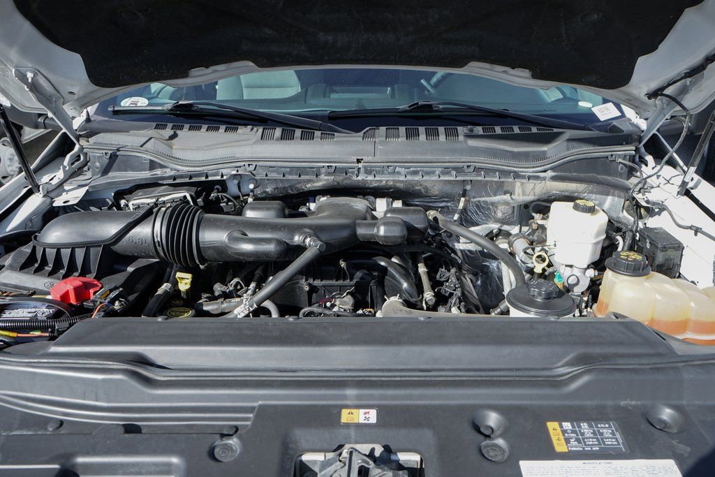 Used 2017 Ford F550 2WD Regular Cab Super Duty image 20