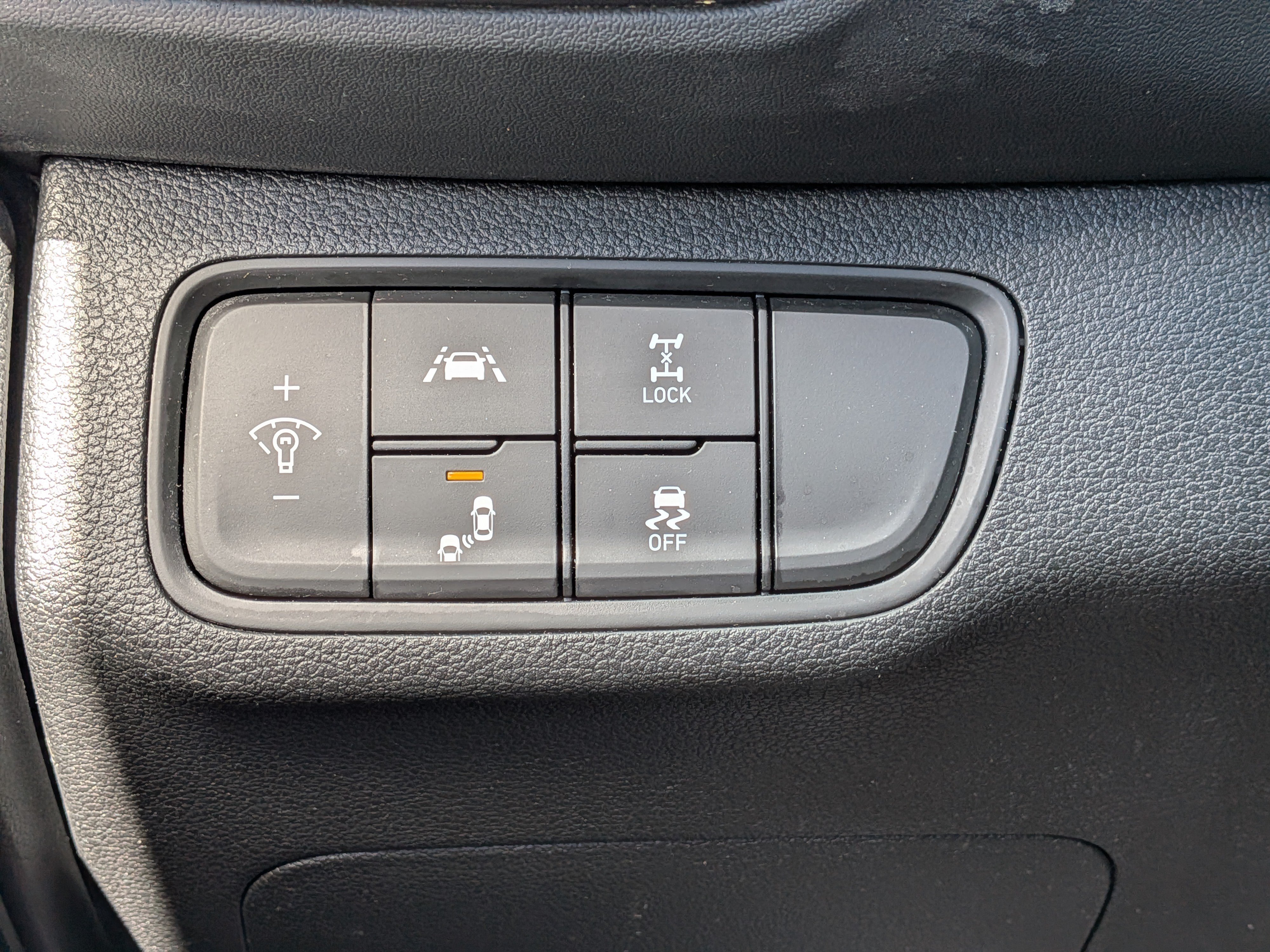 Used 2019 Hyundai Santa Fe SE AWD/4WD image 24