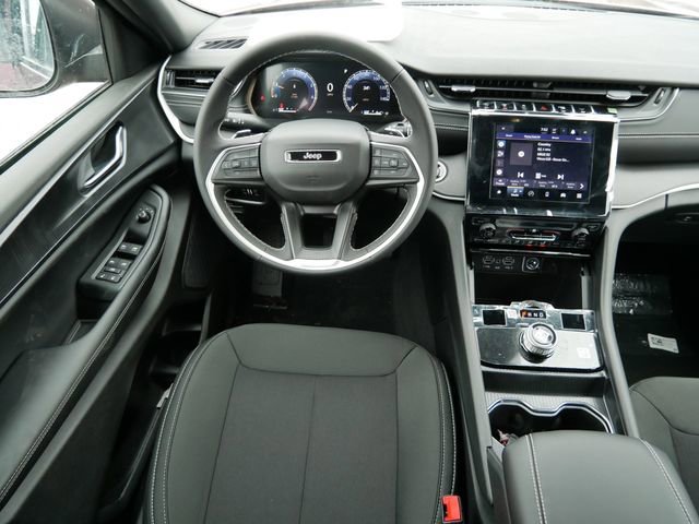 New 2026 Jeep Grand Cherokee Laredo w/ Trailer Tow Package image 13