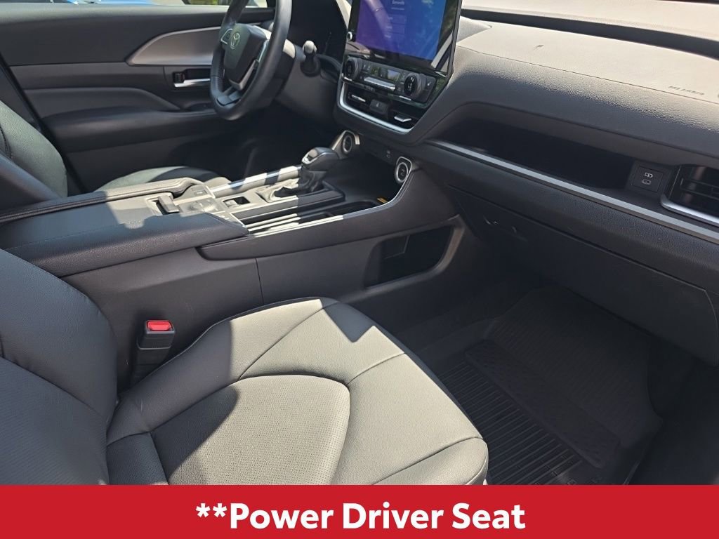 Used 2024 Toyota Grand Highlander XLE image 16