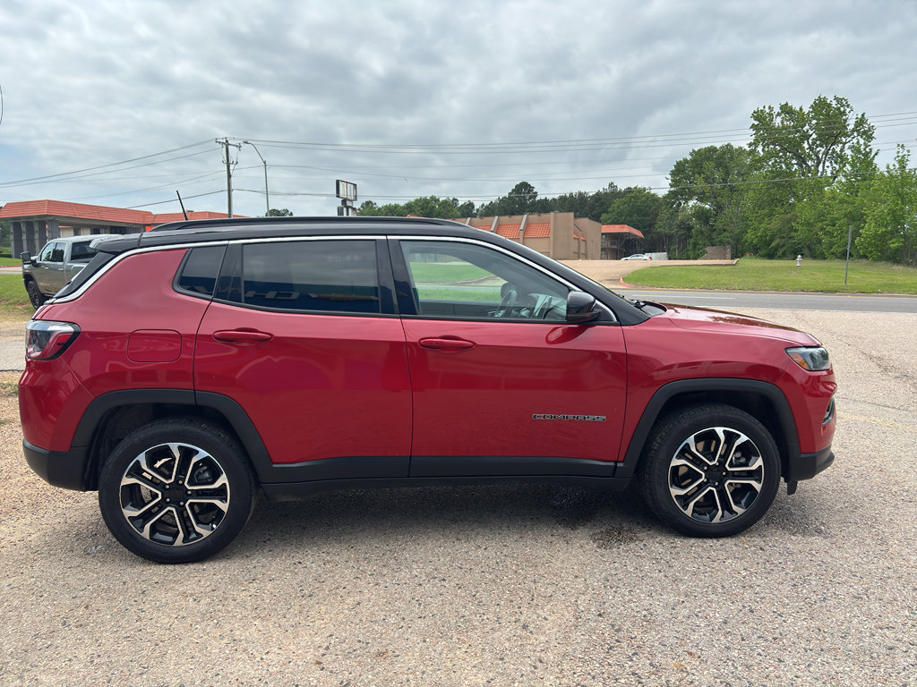 Used 2024 Jeep Compass Limited AWD/4WD image 29