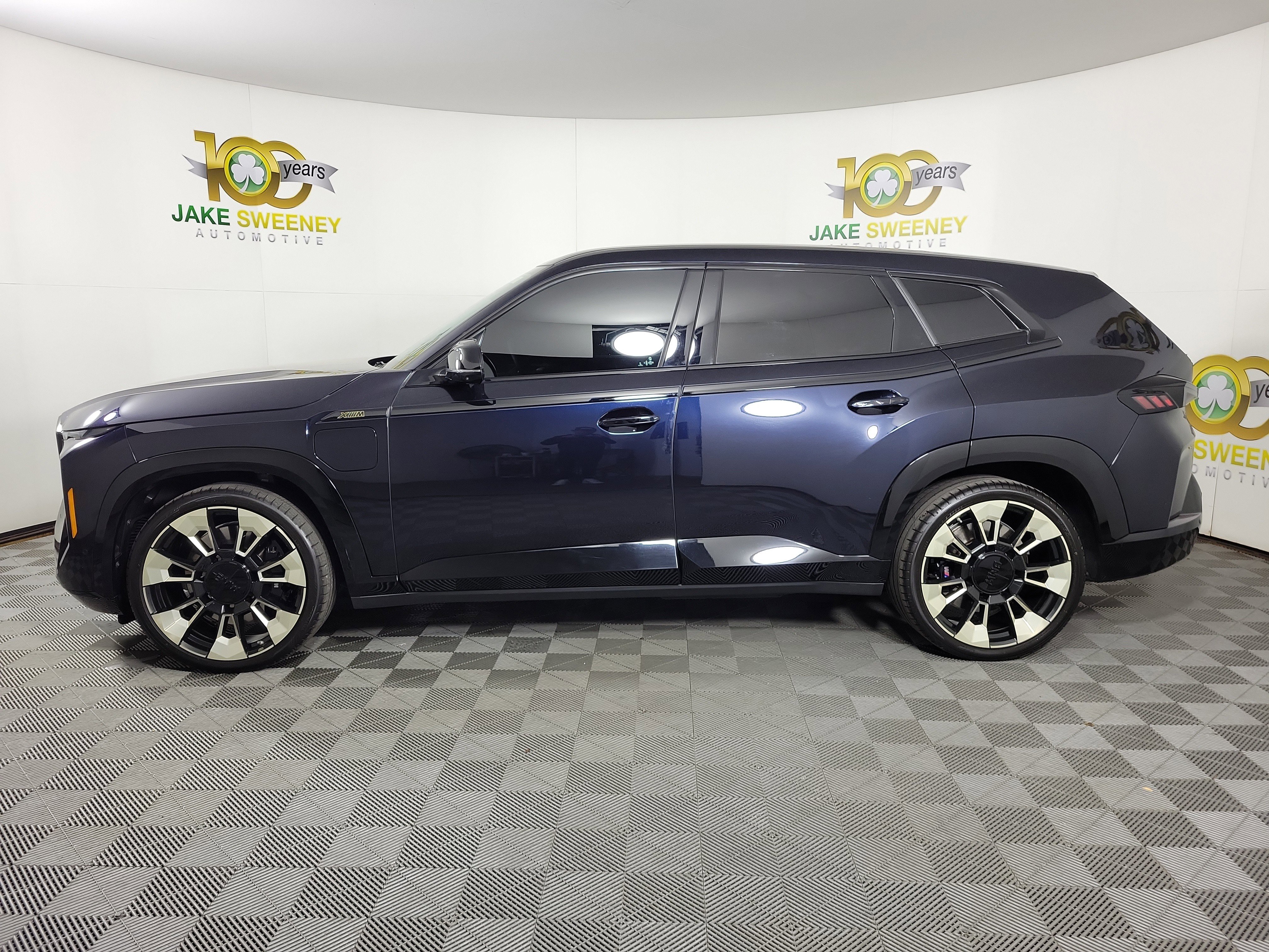 Certified 2023 BMW XM w/ M Driver's Package image 4