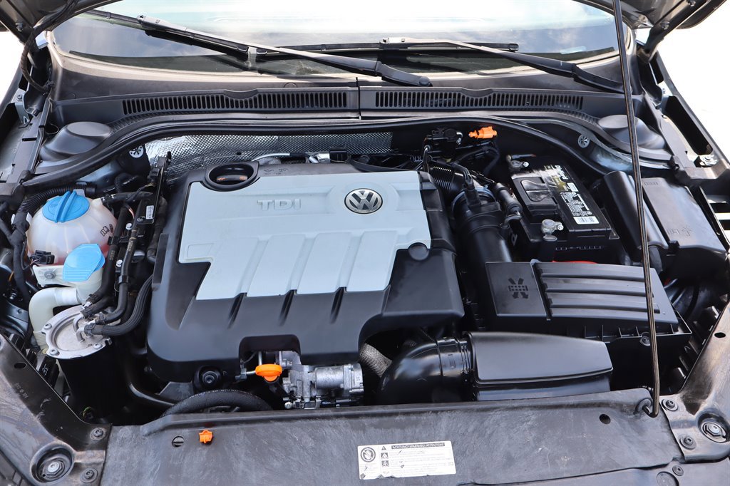 Used 2012 Volkswagen Jetta TDI FWD image 31