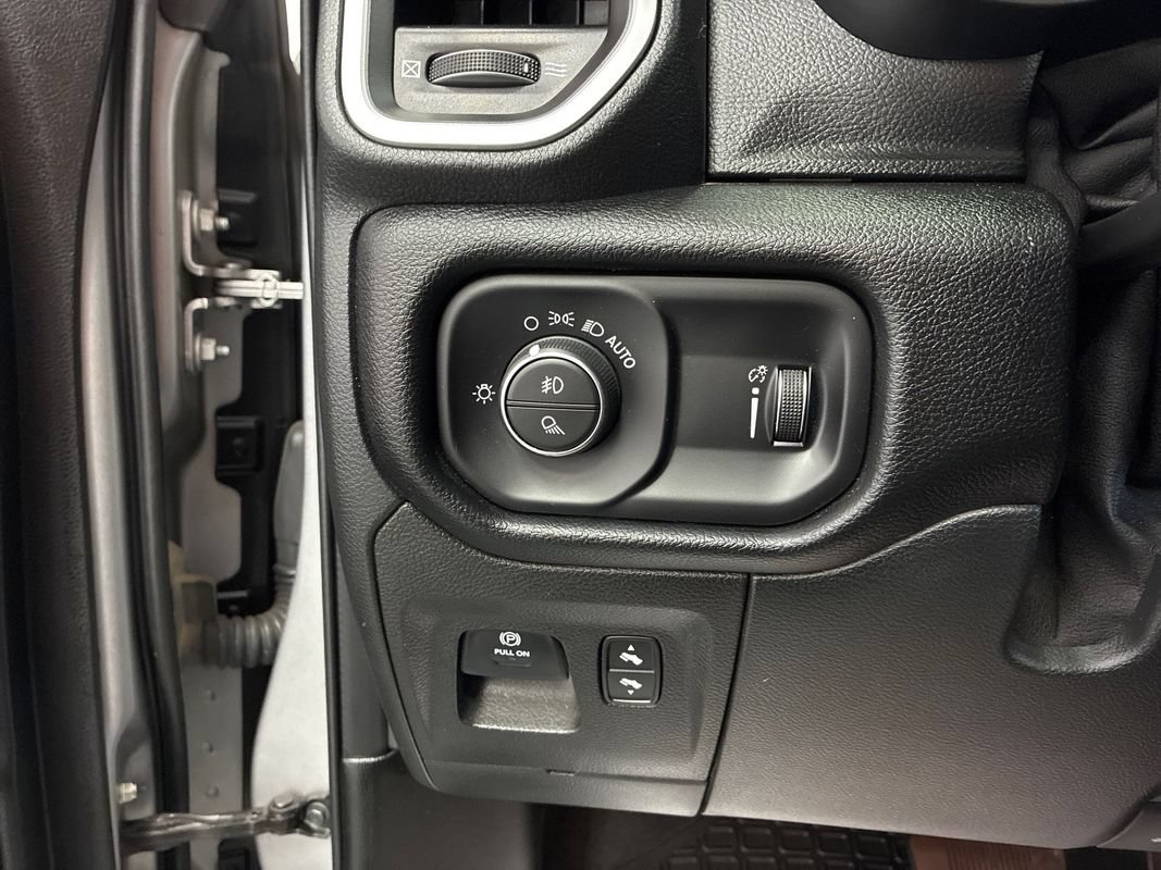 Used 2022 RAM 1500 Big Horn AWD/4WD image 10