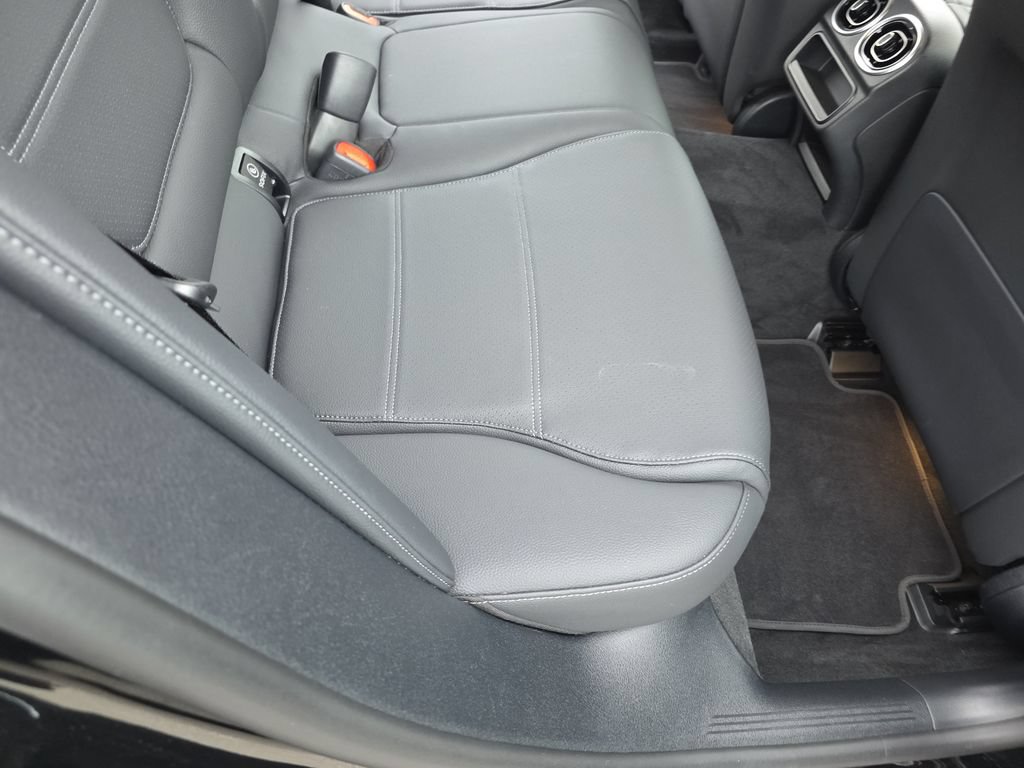 Certified 2025 Mercedes-Benz C 300 4MATIC Sedan image 15