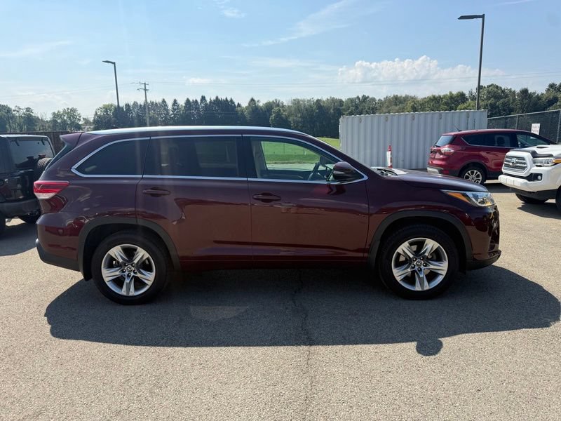 Used 2017 Toyota Highlander Limited AWD/4WD image 17