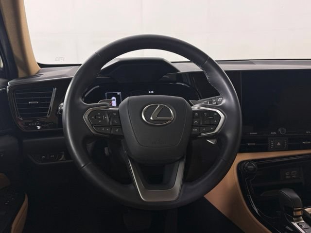 Used 2023 Lexus NX 250 FWD w/ Towing Package (2000 Lbs) image 24