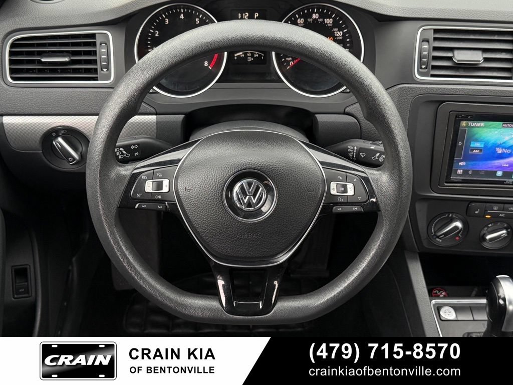 Used 2015 Volkswagen Jetta SE FWD image 13