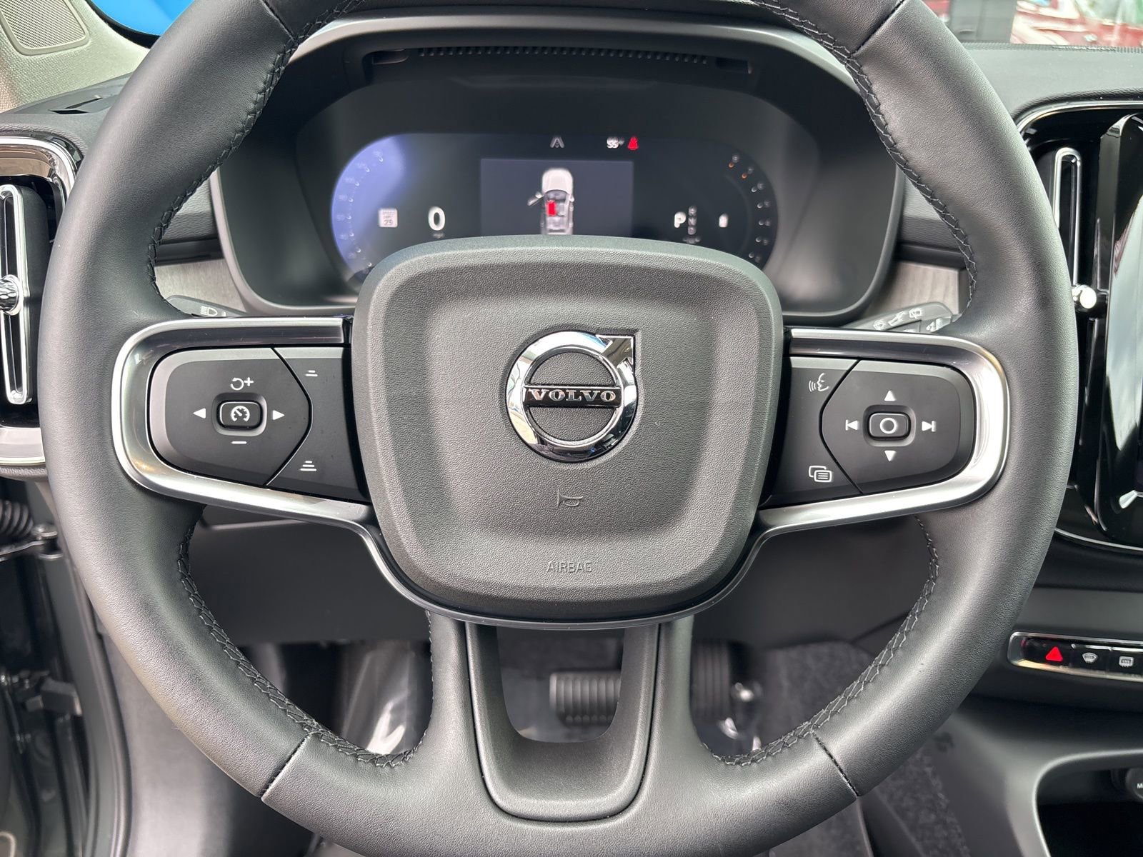 Used 2026 Volvo XC40 B5 Ultra w/ Climate Package image 22