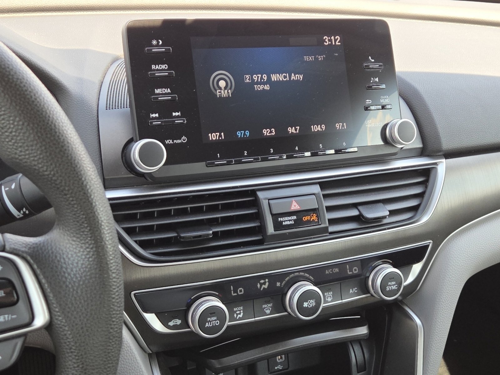 Used 2018 Honda Accord LX image 25