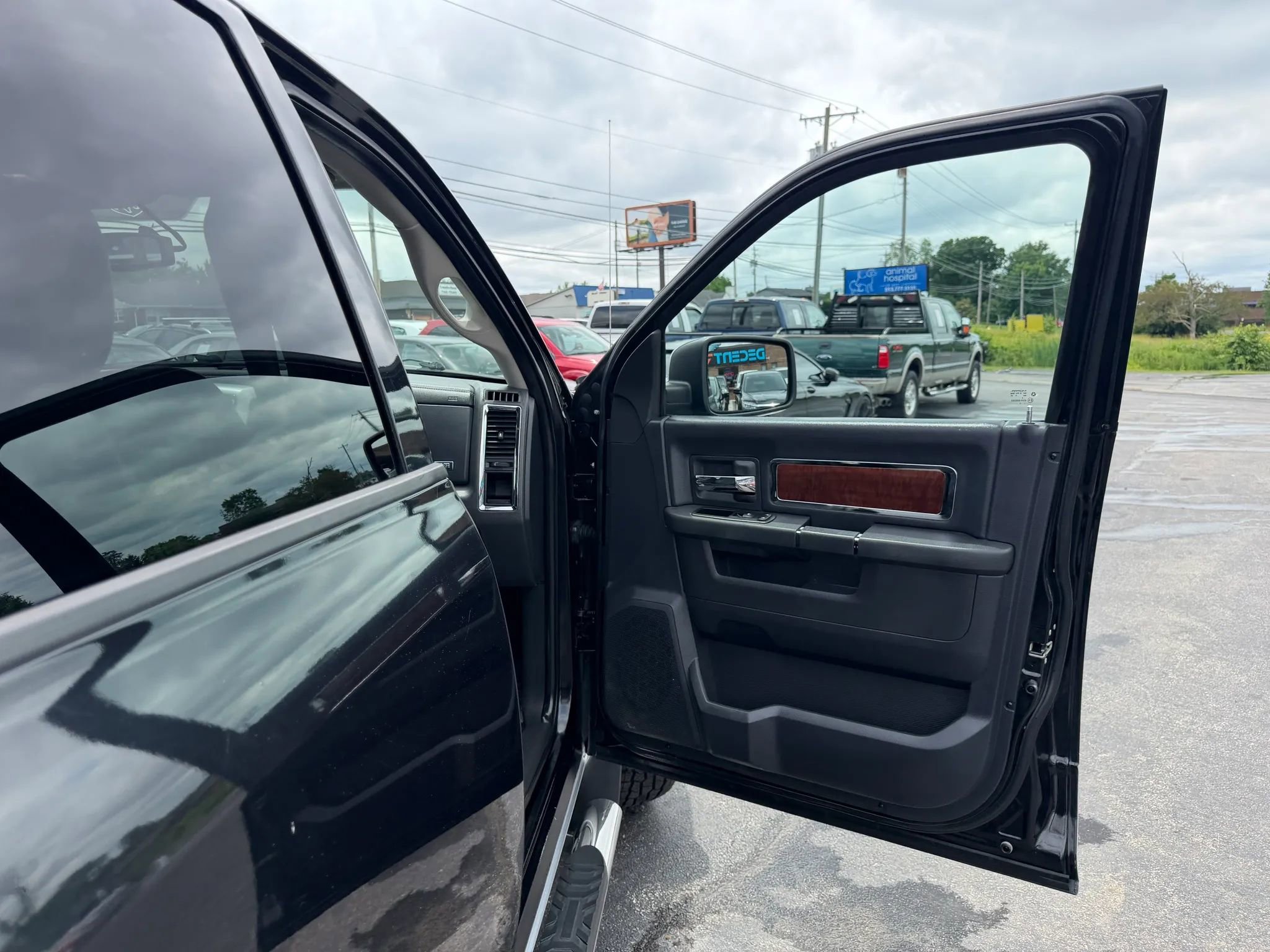 Used 2009 Dodge Ram 1500 Truck Laramie AWD/4WD image 37