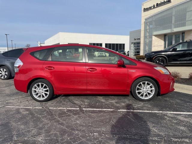 Used 2014 Toyota Prius V Five image 2