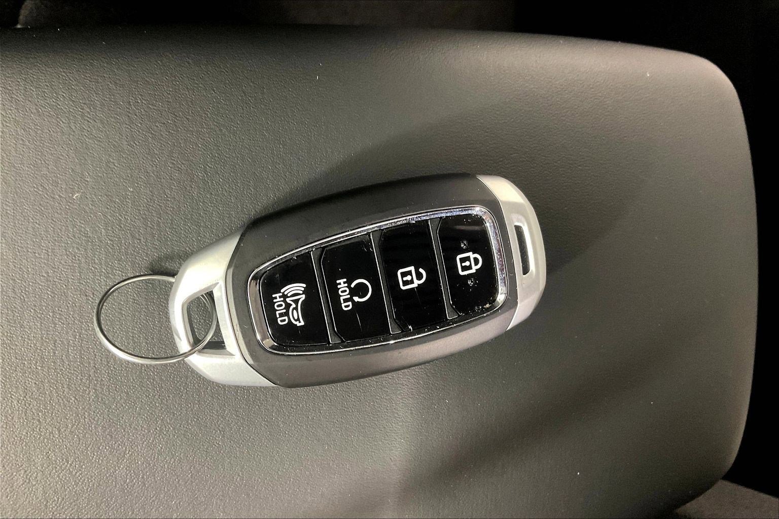 Certified 2026 Hyundai Venue SEL FWD image 33