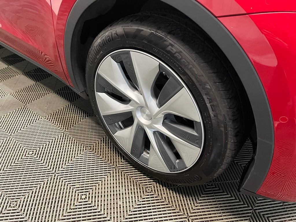 Used 2022 Tesla Model Y Long Range image 3